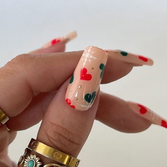 37 Awesome Valentines Nails — Green and Red Heart Nails