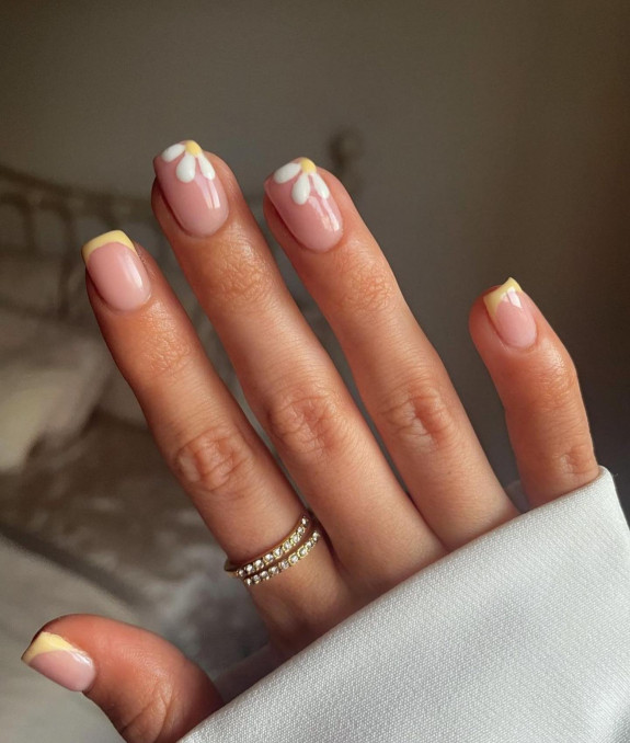 30 Cute Short Nail Ideas To Wear In 2023  — Flower Tip Nails