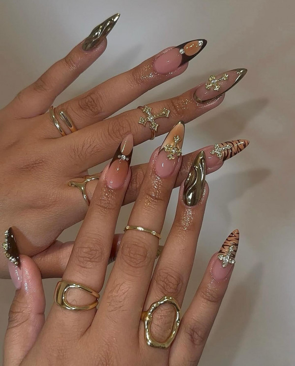 30 Groundbreaking Fall Nail Designs : Golden Glam & Earthy Swirls