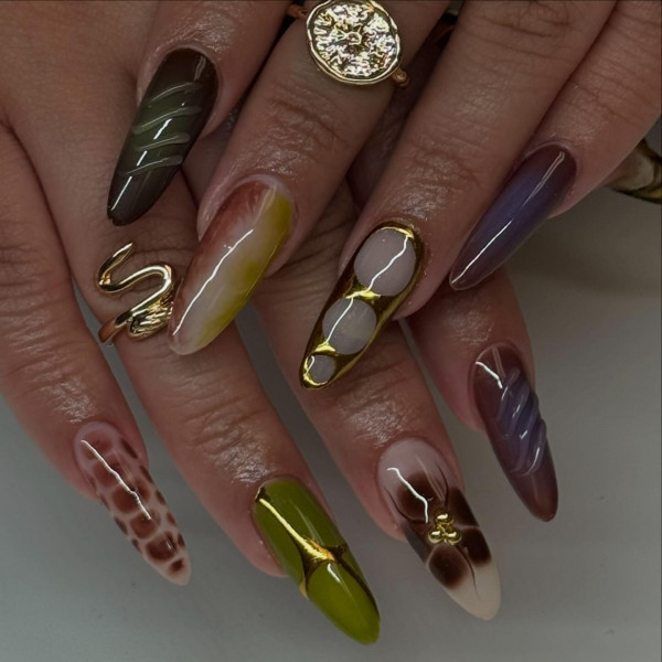 30 Groundbreaking Fall Nail Designs : Earthy Tones & Gold Accents