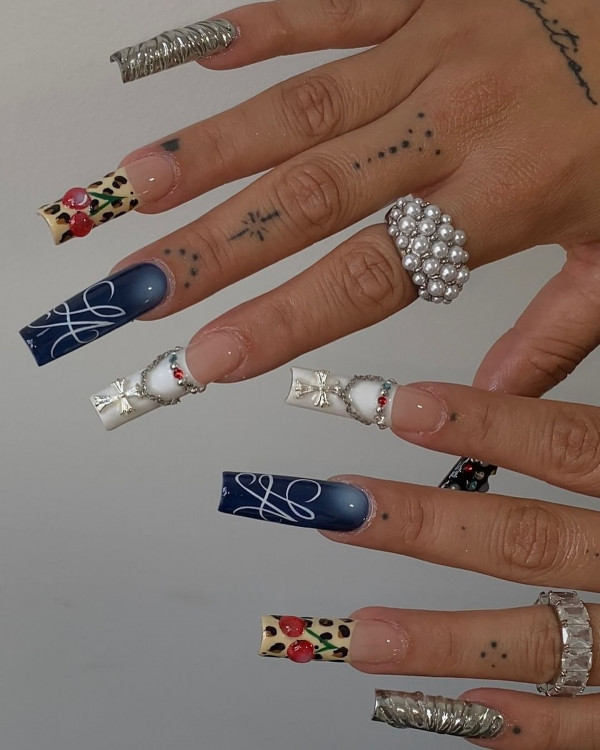 30 Groundbreaking Fall Nail Designs : Bold Navy & Animal Print with Luxe 3D Details