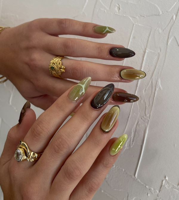 30 Groundbreaking Fall Nail Designs : Earthy Olive Tones