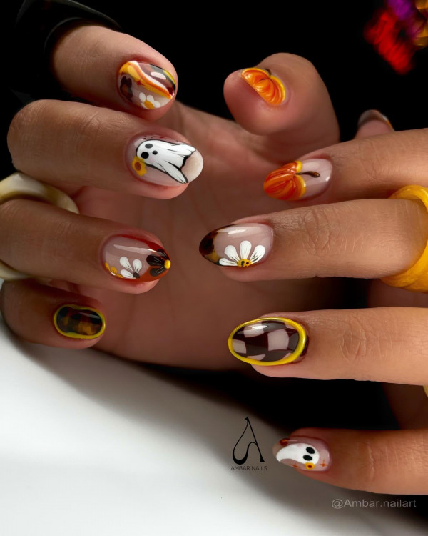 30 Groundbreaking Fall Nail Designs : Spooky Chic Autumn Nails