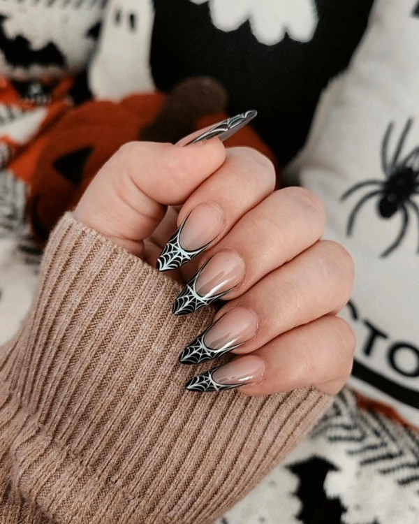 40 Hauntingly Beautiful Halloween Nail Ideas : Cozy Cobweb Tips