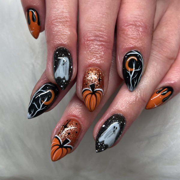 40 Hauntingly Beautiful Halloween Nail Ideas : Haunted Night Glam