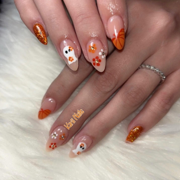 40 Spooky Short to Medium Halloween Nail Ideas : Autumn Pumpkin Patch