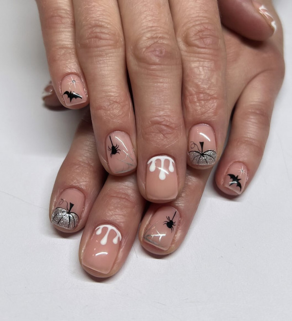 40 Spooky Short to Medium Halloween Nail Ideas : Glam Halloween Drip