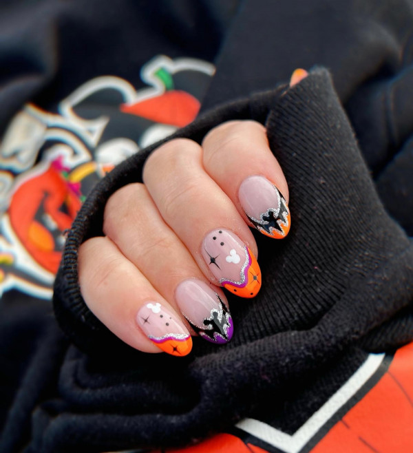 40 Spooky Short to Medium Halloween Nail Ideas : Batty Halloween Flair