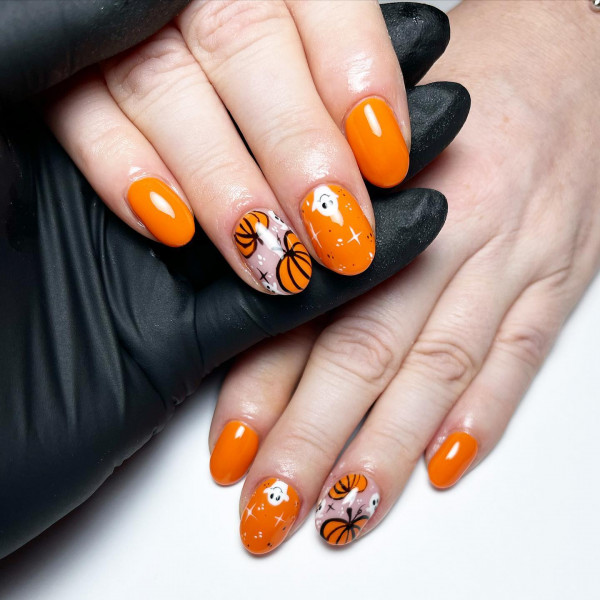 40 Spooky Short to Medium Halloween Nail Ideas : Pumpkin Patch Ghosts