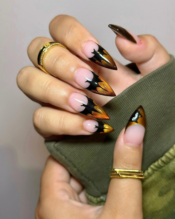 40 Hauntingly Beautiful Halloween Nail Ideas : Gothic Gold & Black Glam French Tips