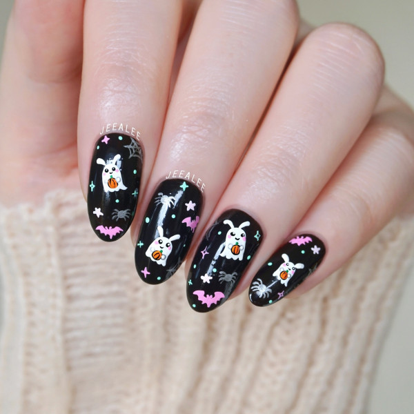 40 Spooky Short to Medium Halloween Nail Ideas : Black Nails with Ghostly Fun Vibes