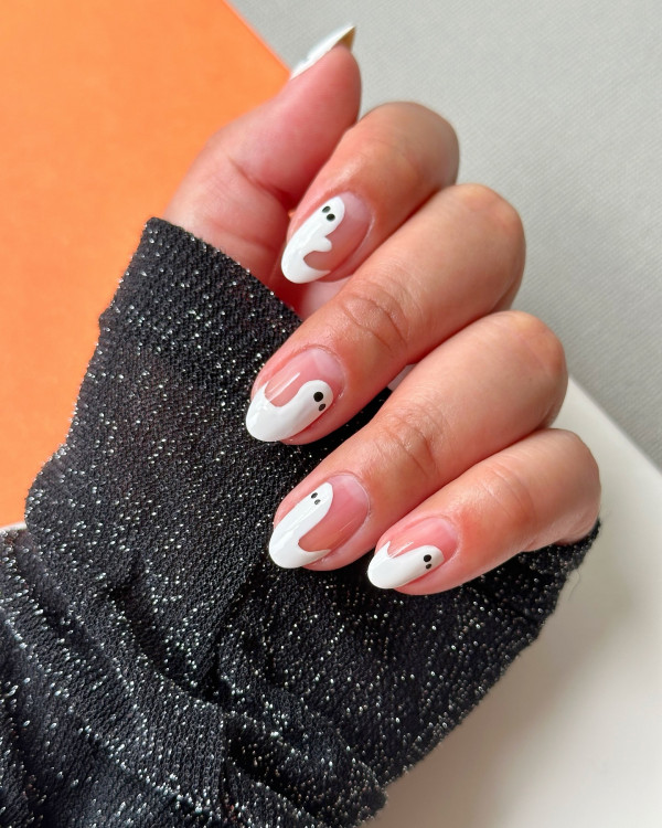 40 Spooky Short to Medium Halloween Nail Ideas : Minimalist Ghost Tip Nails