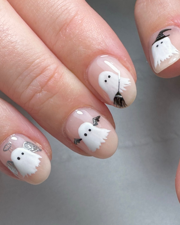 40 Spooky Short to Medium Halloween Nail Ideas : Adorable Ghost Friends