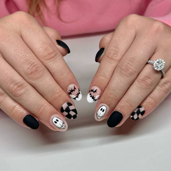 40 Spooky Short to Medium Halloween Nail Ideas : Monochrome Spooky Chic