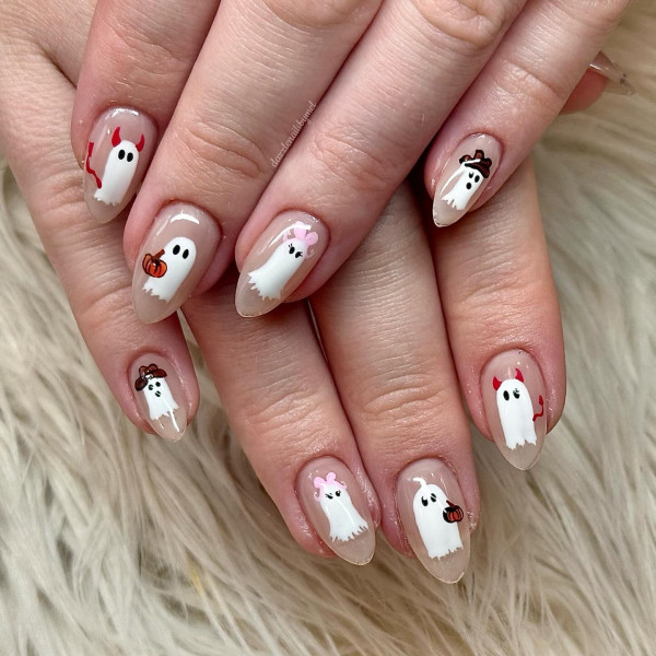 40 Spooky Short to Medium Halloween Nail Ideas : Cute Character Ghosts