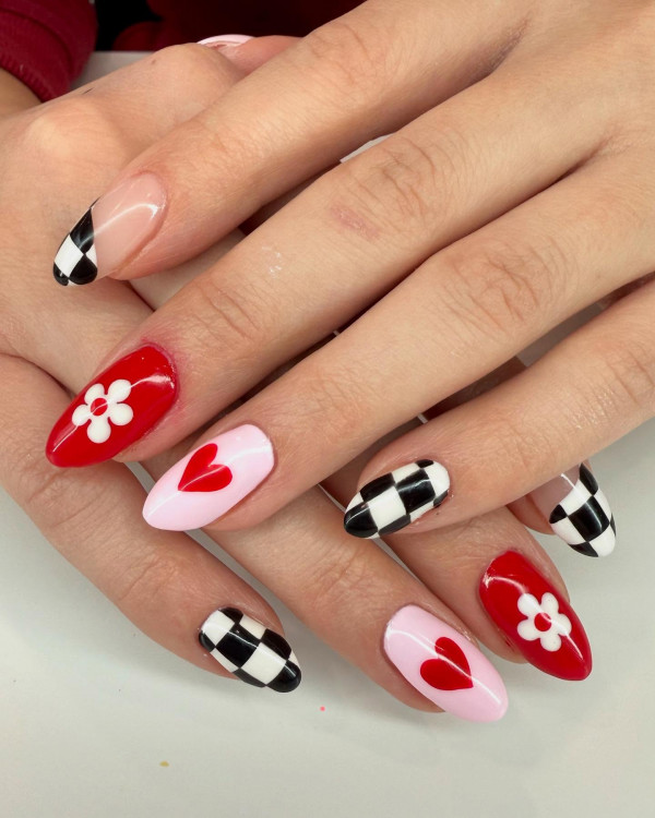 100 Best Valentine’s Day Nails ideas : Black and Red Combo Valentine’s Nail Art