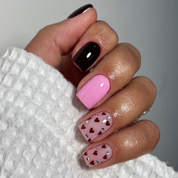 Black, Pink & Light Pink Heart Accents Short Nails, Best Valentine's Day Nails ideas, Valentine's Nails, Valentine nails, Valentine's day nails, cute Valentine's nail art