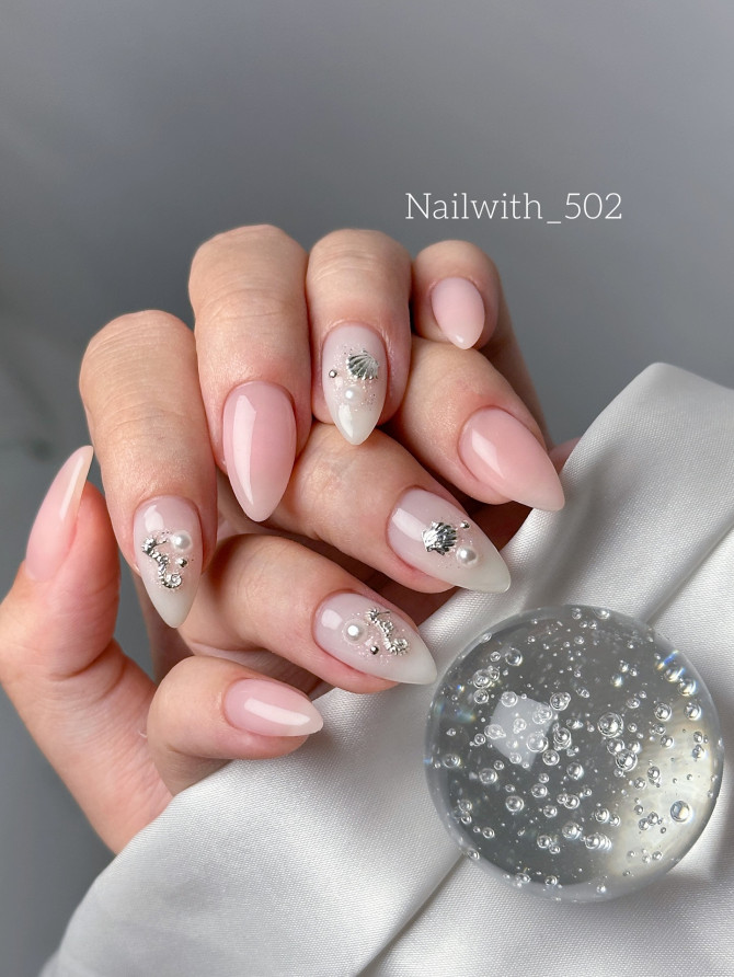  Minimalist nail idea with pearls and soft pink ombré by @nailwith_502