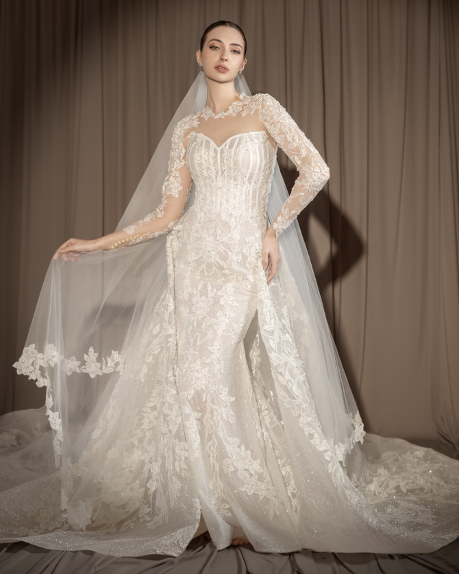 Strapless crepe wedding dress in minimalist style